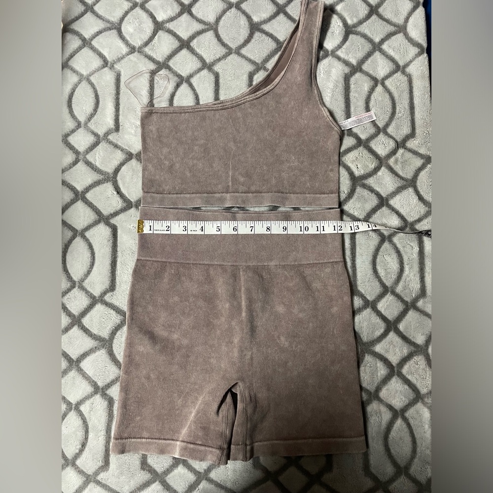 ANWND One Shoulder seamless set  size M/L